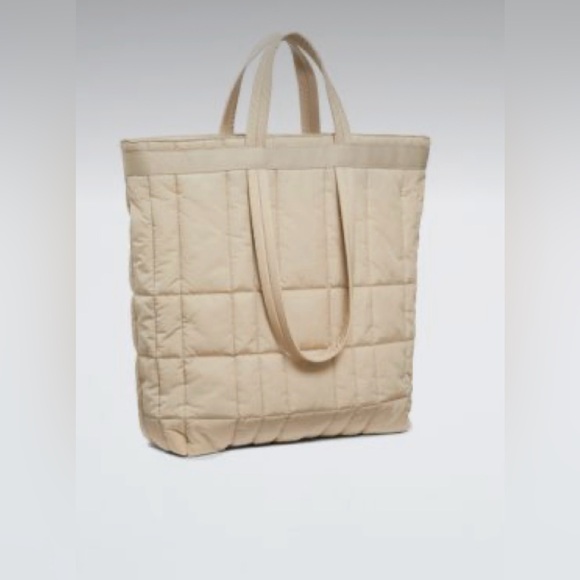 Calvin Klein Quilted Tote Bag. - Picture 3 of 10
